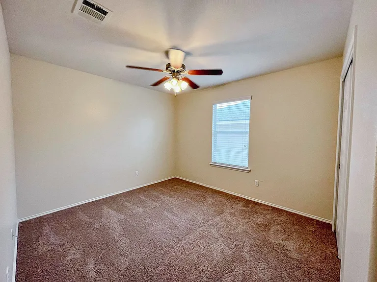 9107 Devonshire Ct — Photo 12