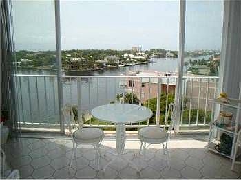 5th image of 555 SE 6th Ave APT 8A