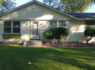 914 Walnut Ln, Crown Point, IN 46307