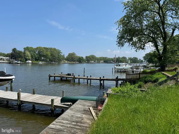 8124 Forest Glen Dr, Pasadena, MD 21122