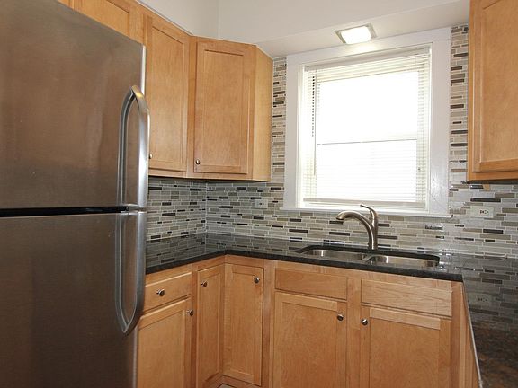 2nd image of 620 Elgin Ave APT 1