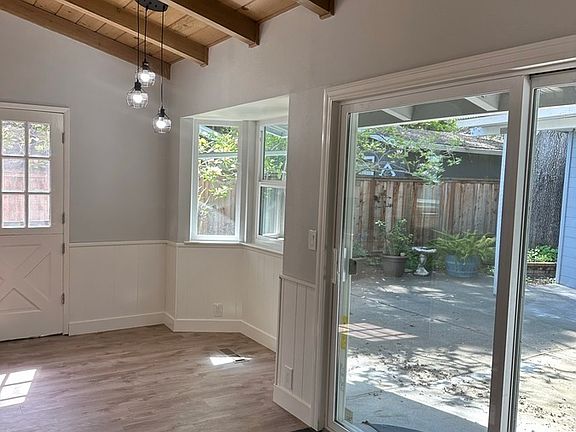 5th image of 2498 Edith Ave