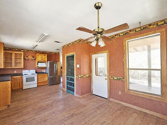 2nd image of 3 Trail Rd