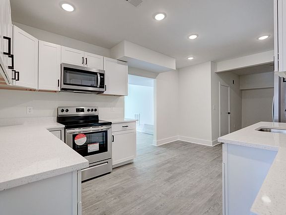 3rd image of 201 S Woodrow St #A