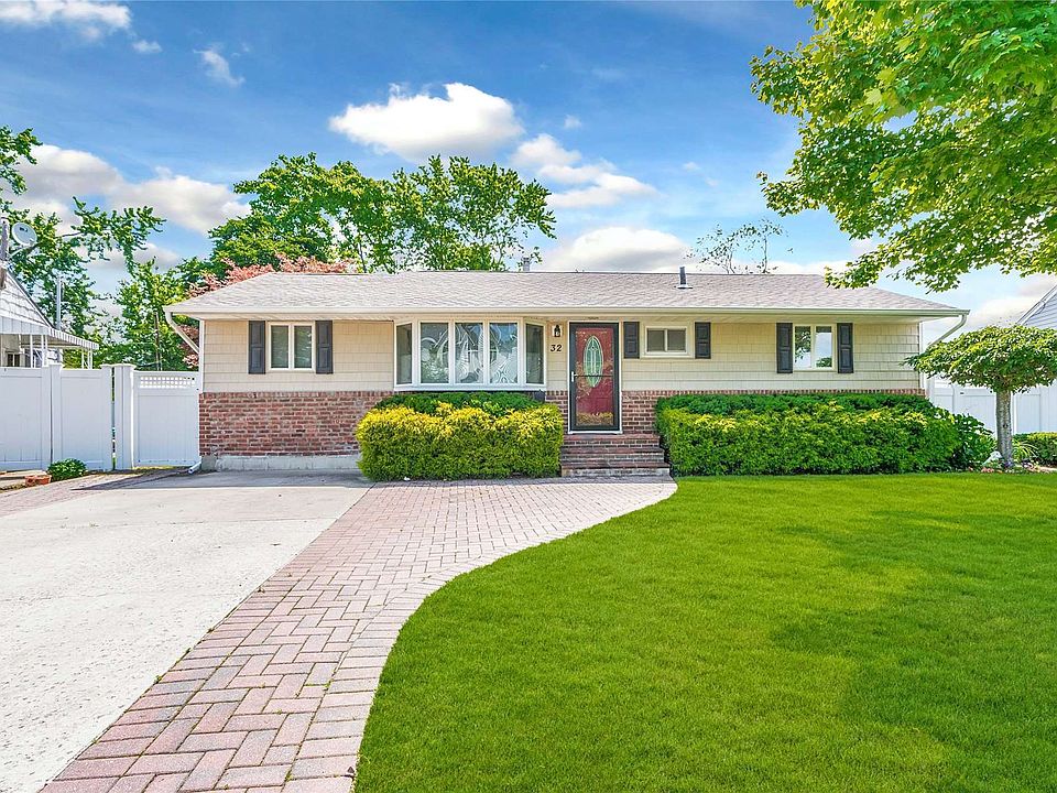1st image of 32 Janet Dr