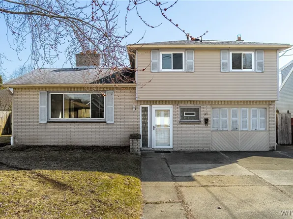 31 Lackawanna Ave, Depew, NY 14043