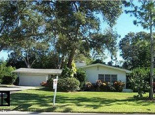 209 Orangewood Ln, Largo, FL 33770