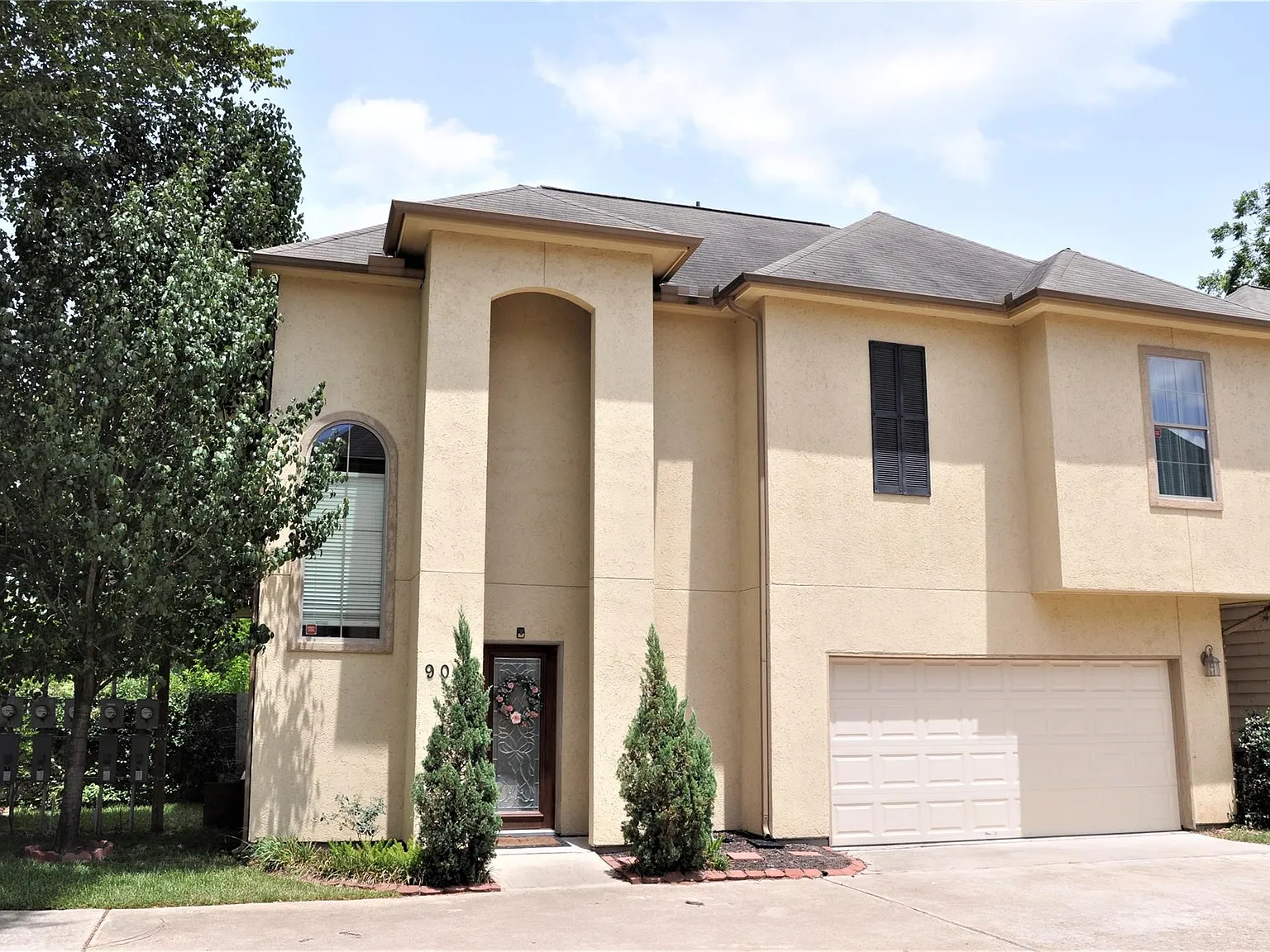 3 bed, 3.0 bath, 1565 sqft, $2,250 — Photo 1