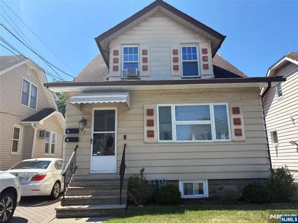 21 Civic Pl, Bloomfield, NJ 07003