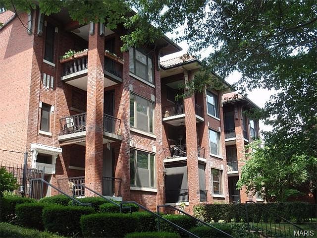 1st image of 5323 Pershing Ave #3