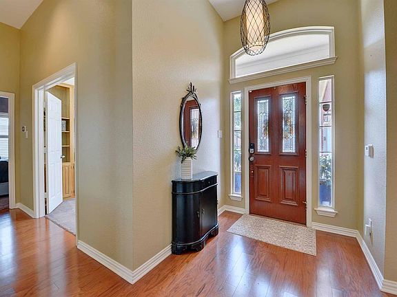 4th image of 256 Black Oak Cir