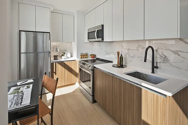 Rented by The Moinian Group | media 116