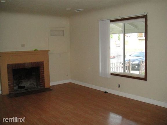 2A LIVING ROOM