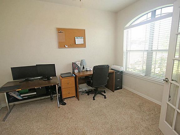 3rd image of 26120 Queens Glen Dr