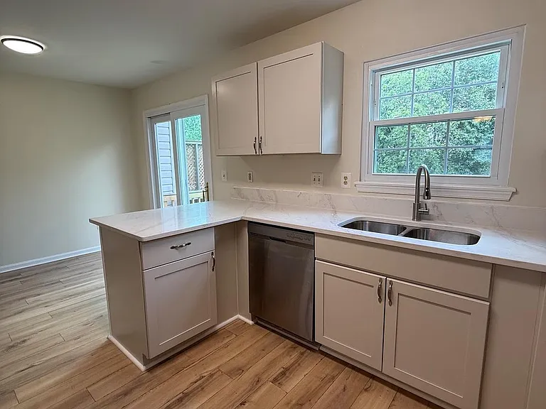 506 Hatchers Run Ct — Photo 14