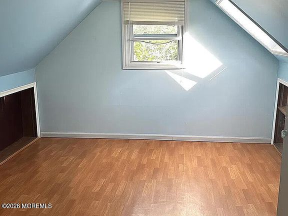 4th image of 4 Clarence Avenue