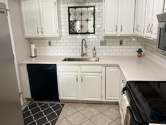 5th image of 2429 Golden Shores Dr