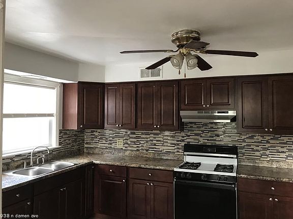 4th image of 938 N Damen Ave #712