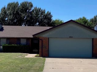 2822 Liberty Ln, Enid, OK 73703
