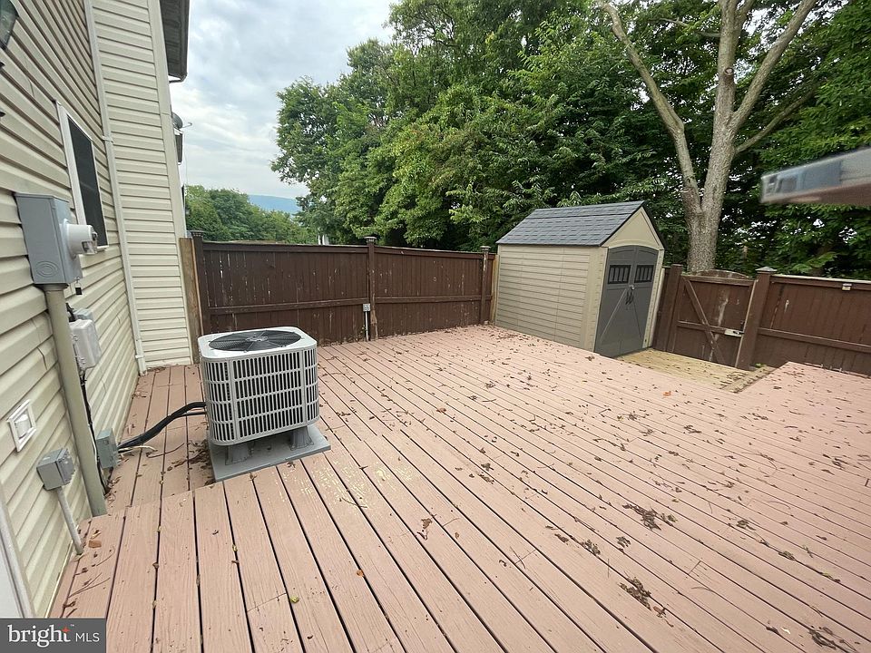 2nd image of 206 Kadies Ln