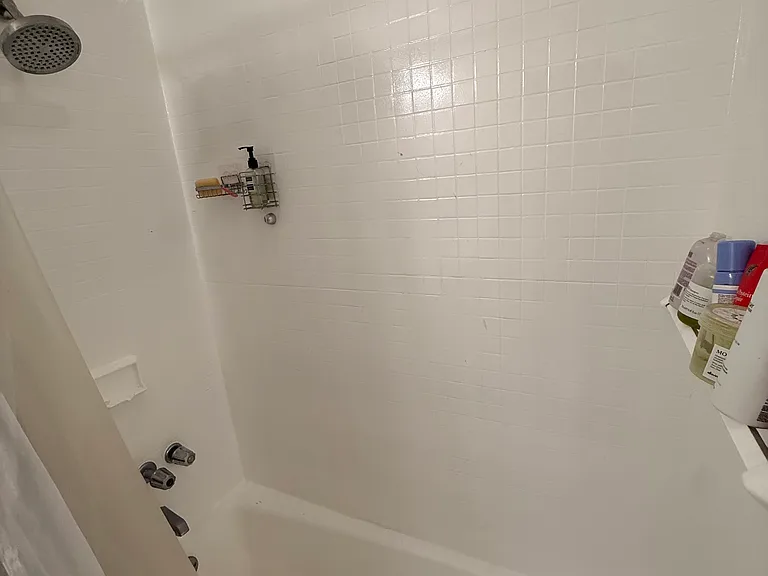 1021 Grand St #4F — Photo 9