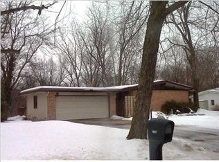 1007 Kendalwood St NE, Grand Rapids, MI 49505