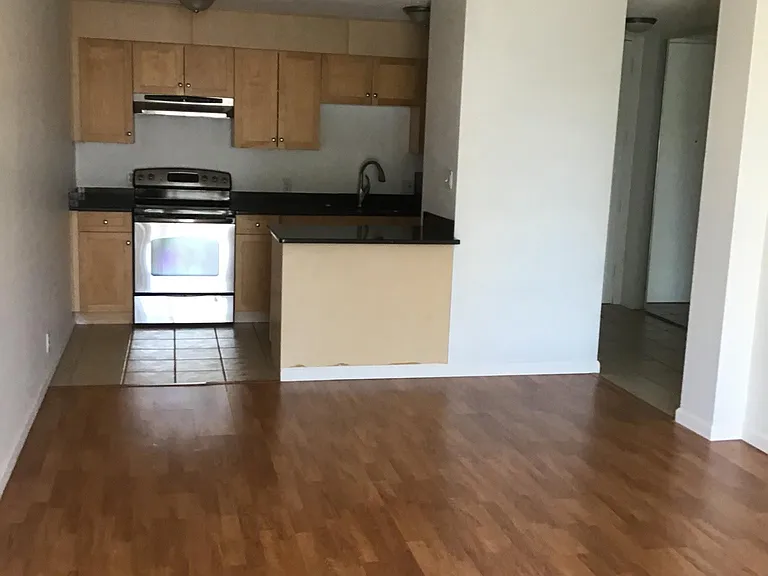 2500 S York St #403 — Photo 2