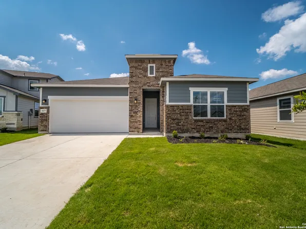 617 Jean St, Seguin, TX 78155