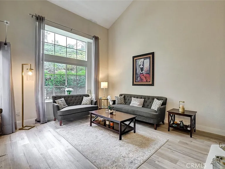 6 Nightingale Dr — Photo 6
