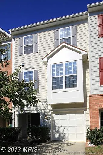 1019 Lavenport Way photo 1