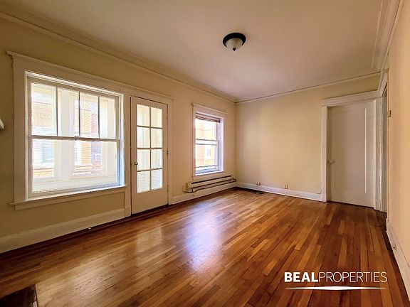3rd image of 4423 N Wolcott Ave #A3