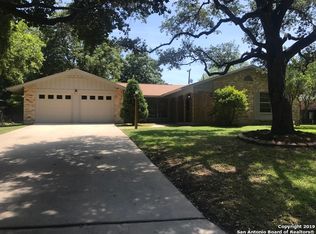 320 Towne Vue Dr, Castle Hills, TX 78213