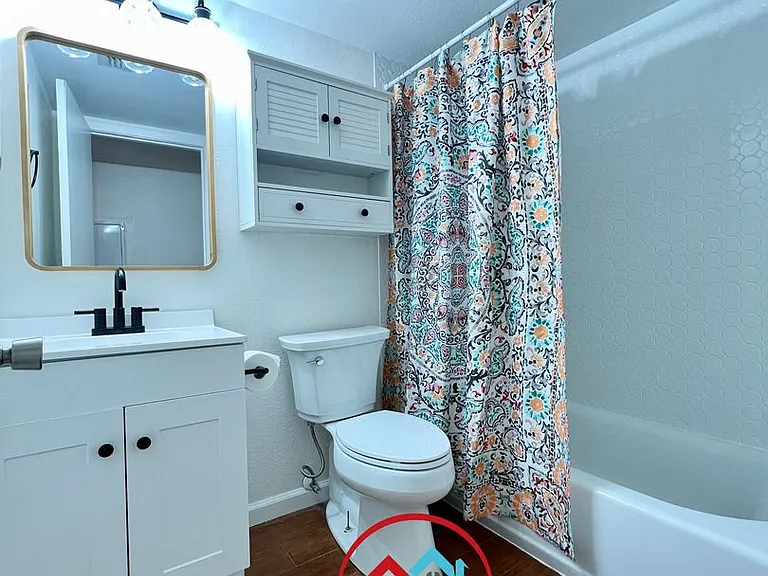 402 Fredericksburg St — Photo 16