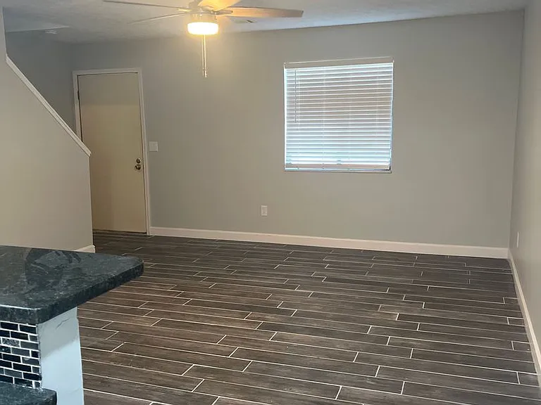 3240 Summerhill Ln — Photo 5