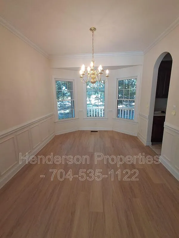 3 bed, 2.0 bath, $2,100 — Photo 4