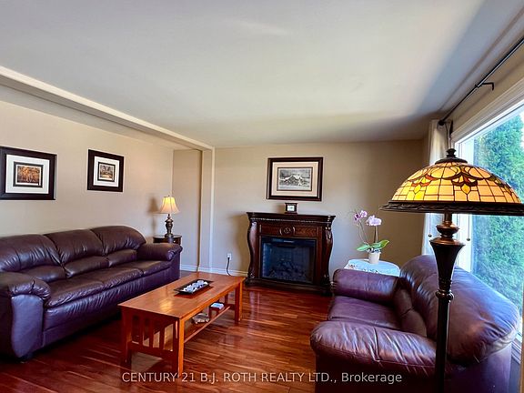 4th image of 31 Corner Brook Trl
