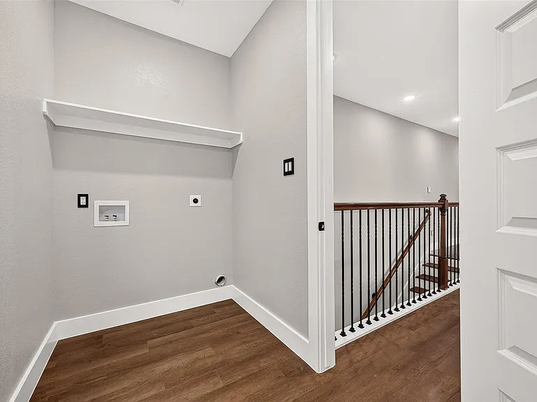 703 Carol Lynn Dr #B — Photo 31