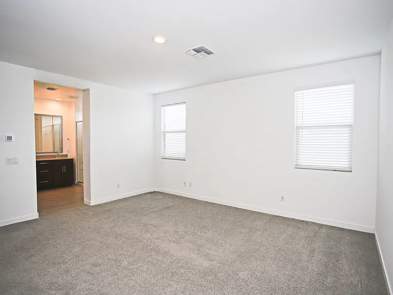 2250 E Kelly Dr — Photo 26