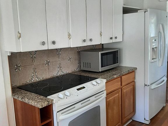4th image of 246 Walker St