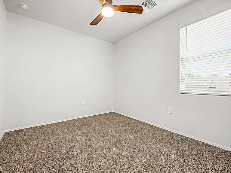 1302 W Raymond Ave — Photo 26
