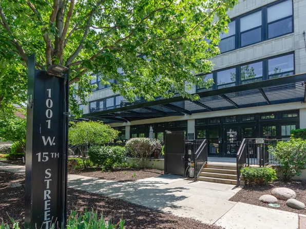 1001 W 15th St Unit 420, Chicago, IL 60608