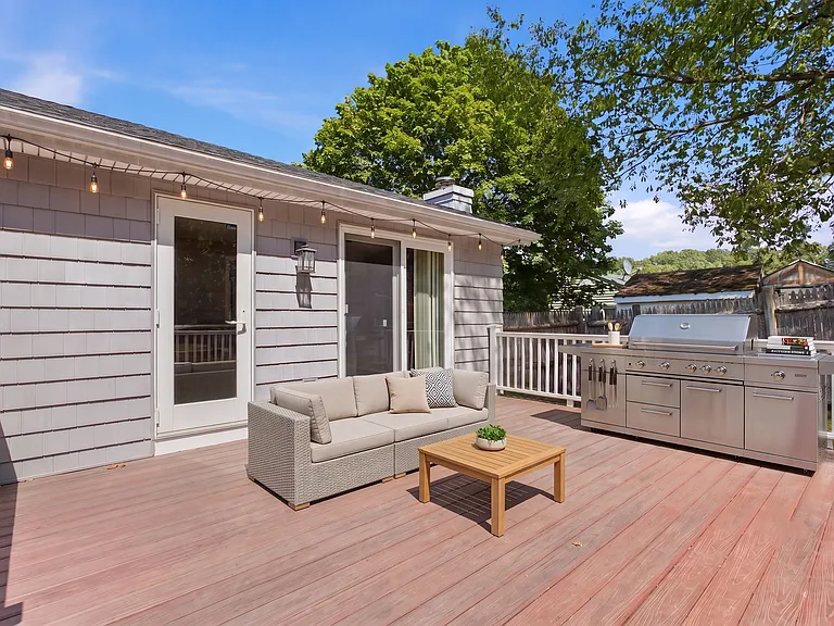 55 Robbie Rd — Photo 4