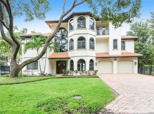 2304 N Riverside Dr, Tampa, FL 33602