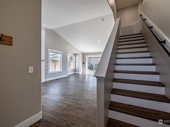 3rd image of 301 S Mary Avenue