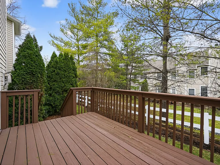 70 Winged Foot Dr — Photo 30