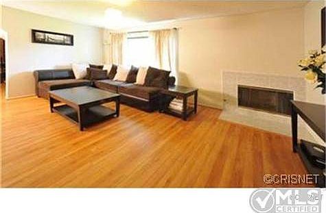 4th image of 18611 Collins St APT E1
