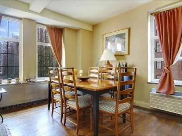 470 West 24th Street image 1 of 4