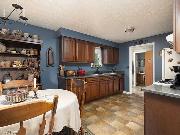 3rd image of 36256 N Riverview Dr