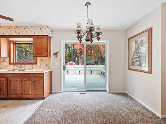 5th image of 1689 Black Bark Ln