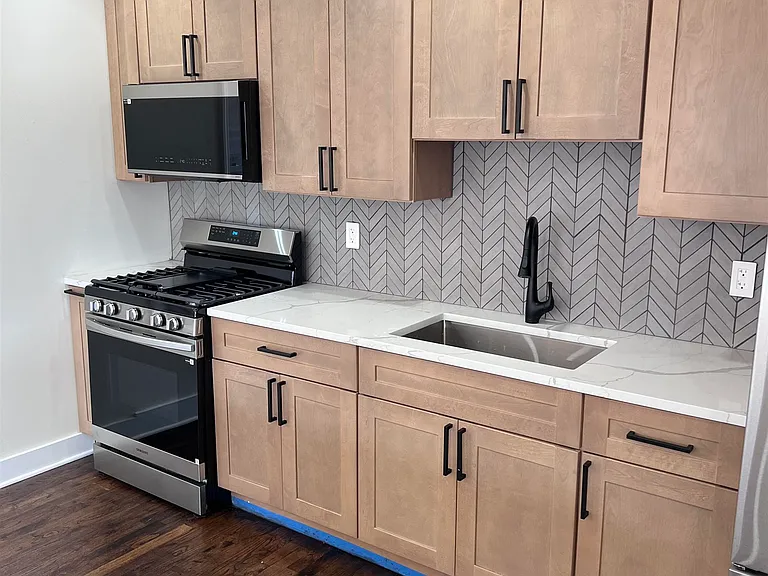 427-429 Martin Luther King Jr Dr #3 — Photo 6